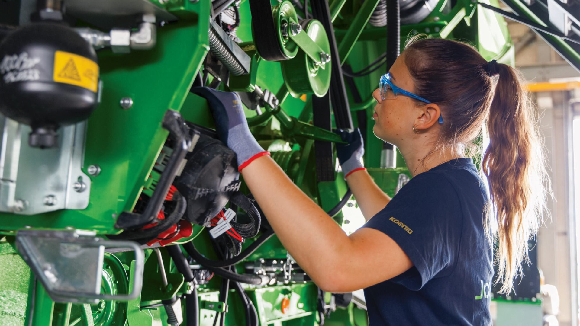 Apply for John Deere Tech Program at Koenig