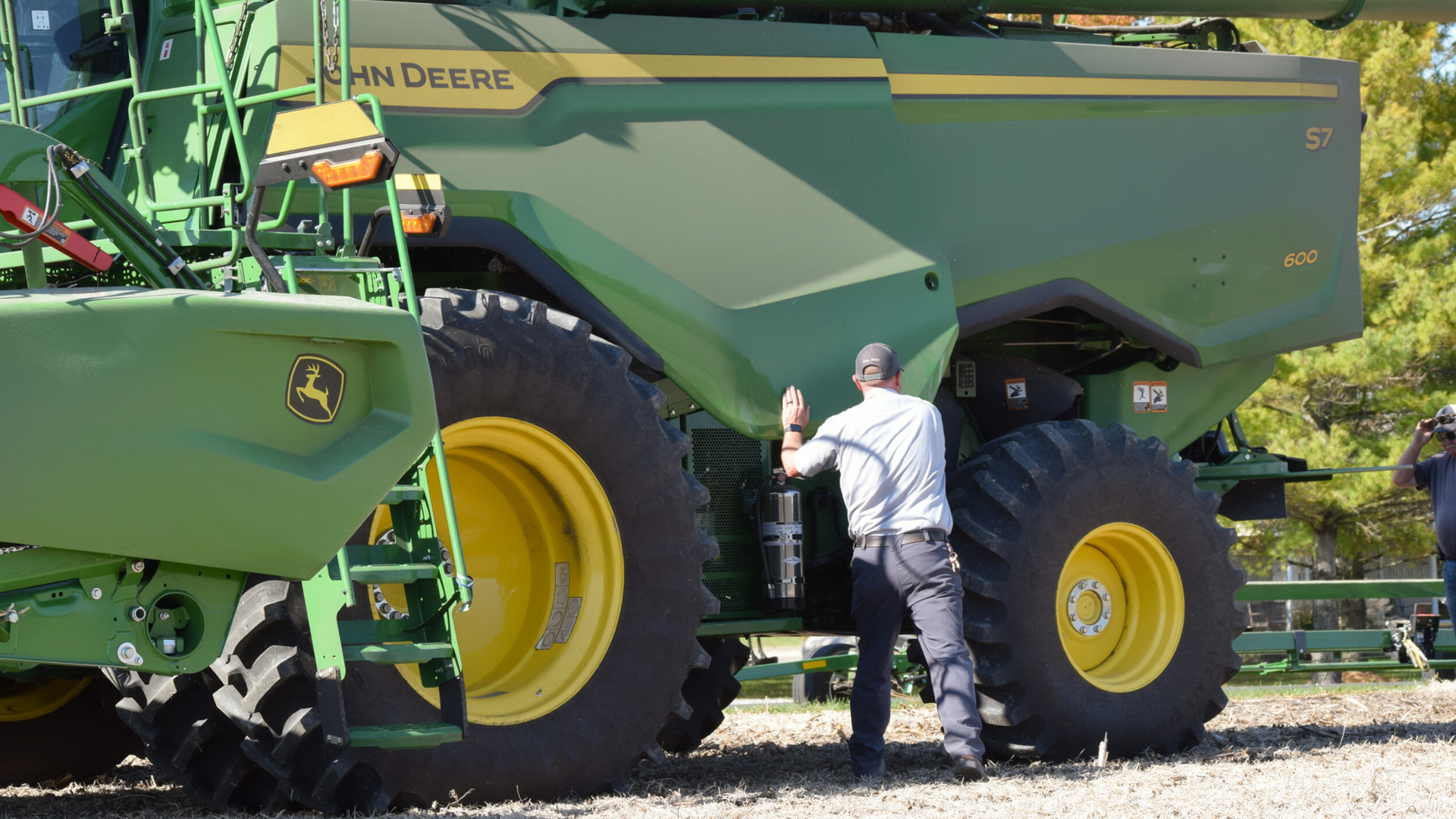 John Deere Equipment Tech in Indiana and Ohio